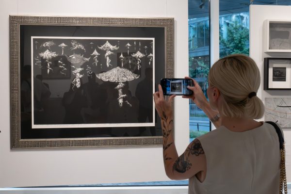 Relacja z wernisażu wystawy „Bieguny” Przemysława Tyszkiewicza i Agaty Gertchen Wernisaż Galeria Gertchen Tyszkiewicz Grafika 10