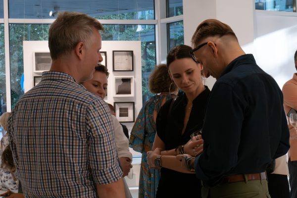 Relacja z wernisażu wystawy „Bieguny” Przemysława Tyszkiewicza i Agaty Gertchen Wernisaż Galeria Gertchen Tyszkiewicz Grafika 9