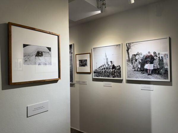 Wystawa „PRZY OKAZJI. Nieznane fotografie Romualda Broniarka” w Domu Spotkań z Historią Img 0415  fotografia prl